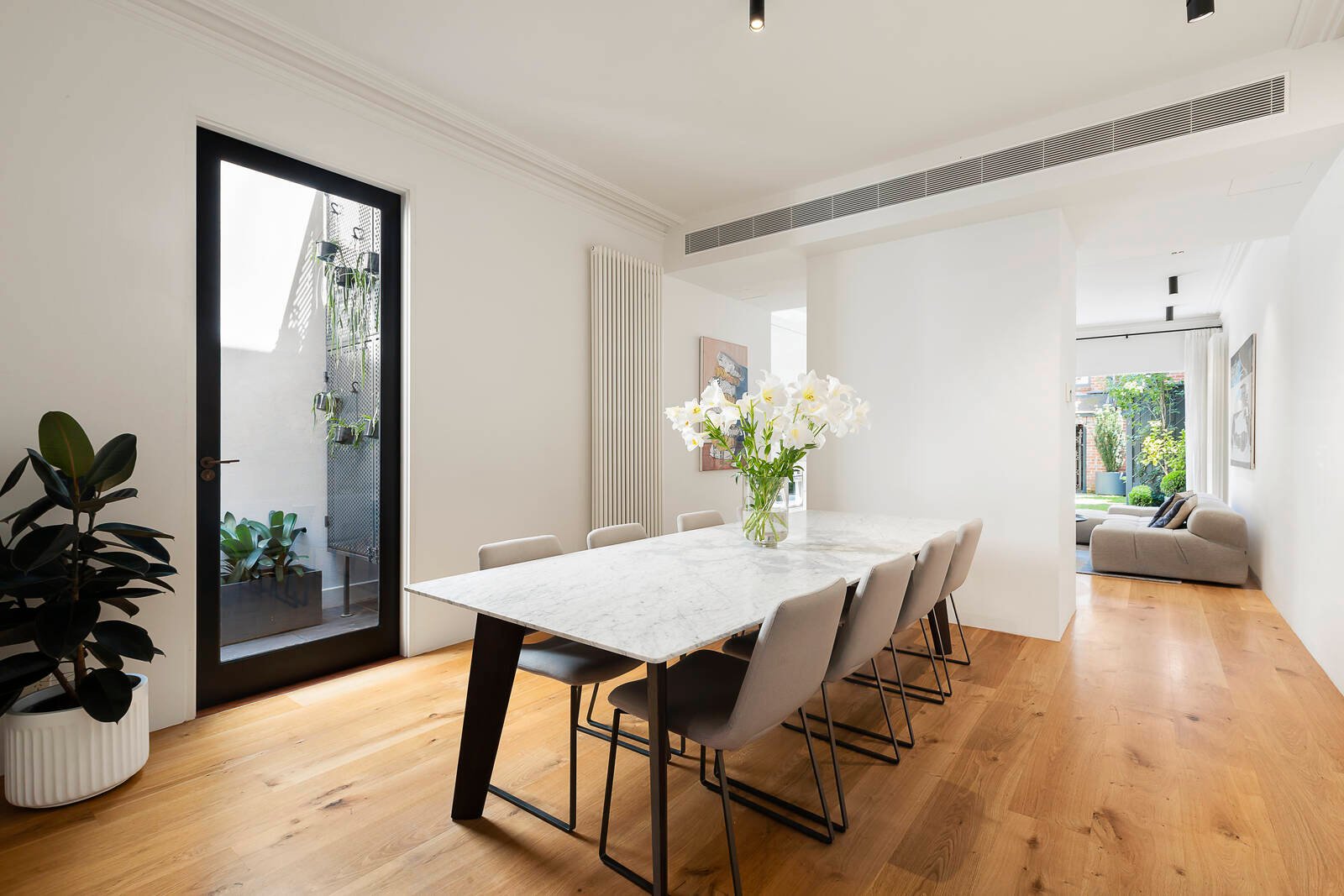 Real Estate and Property in 370 Park Street, South Melbourne, VIC