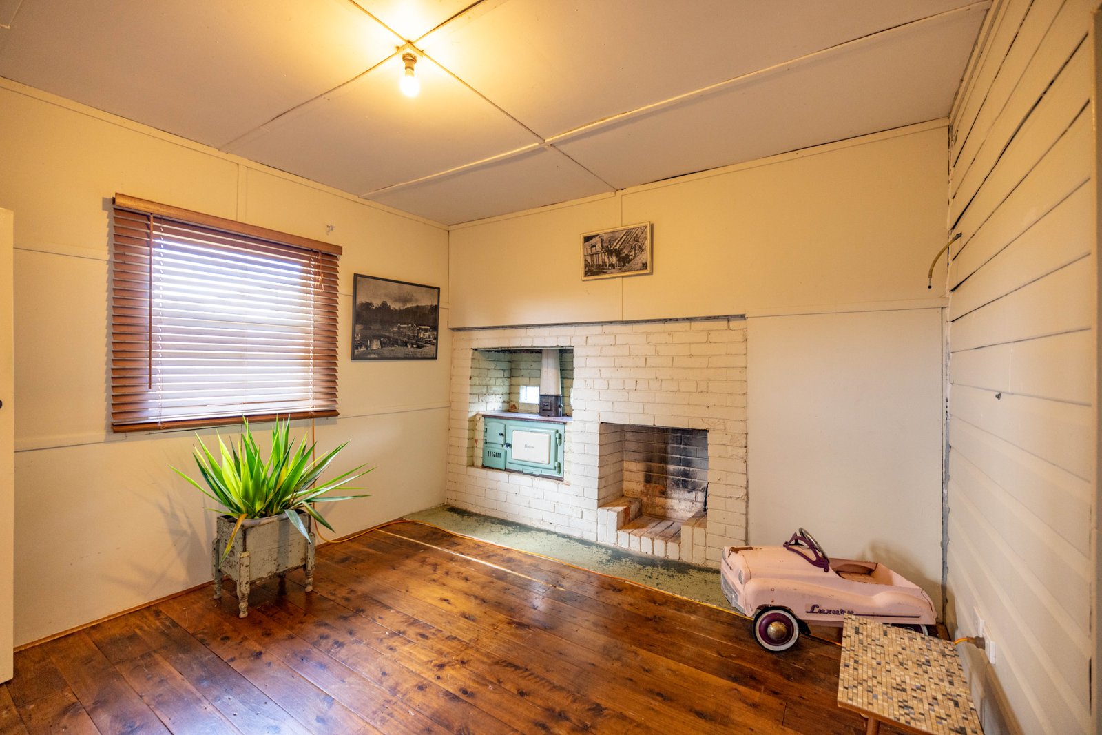 371 Snowy Mountains Highway TUMUT 12