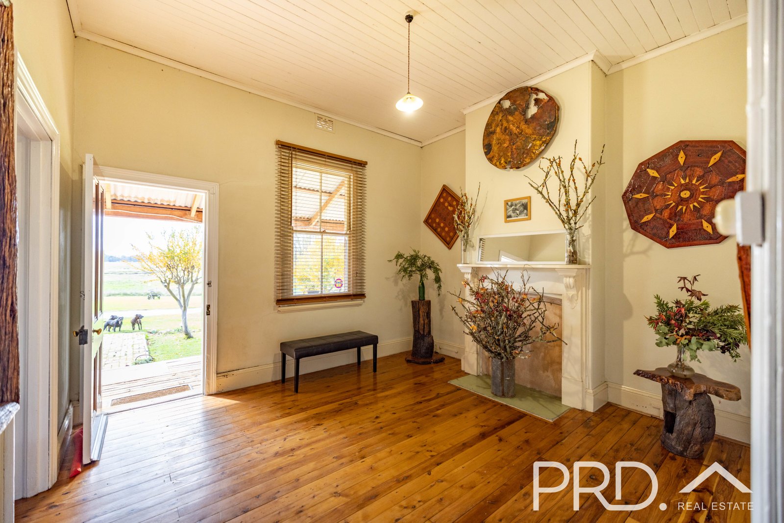 371 Snowy Mountains Highway TUMUT 9