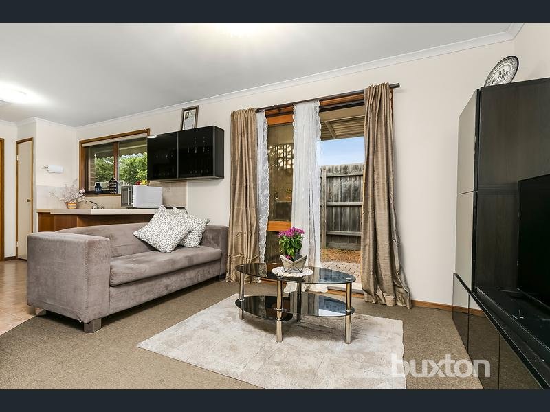 Gallery: 37/104 Springs Road