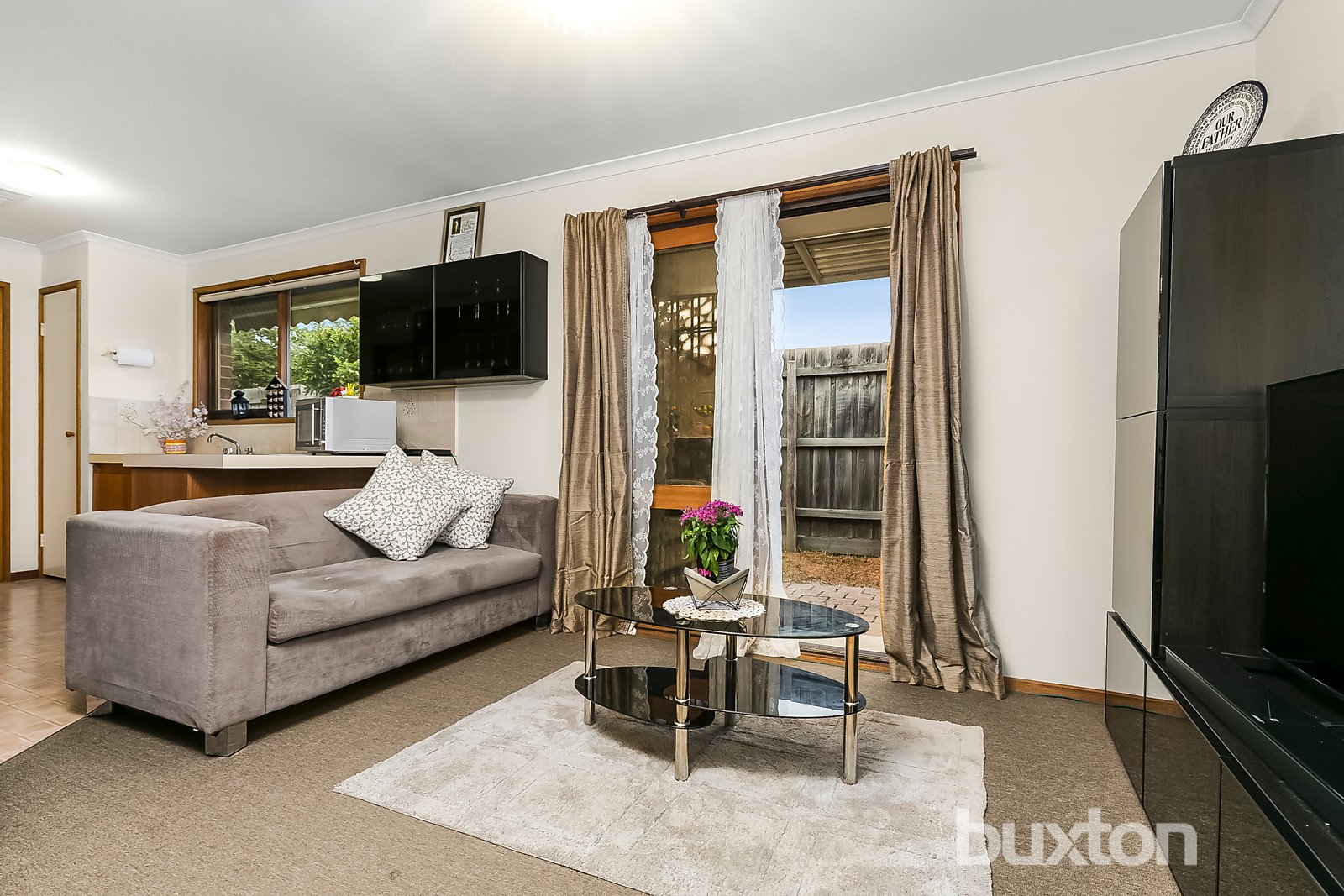 Gallery: 37/104 Springs Road