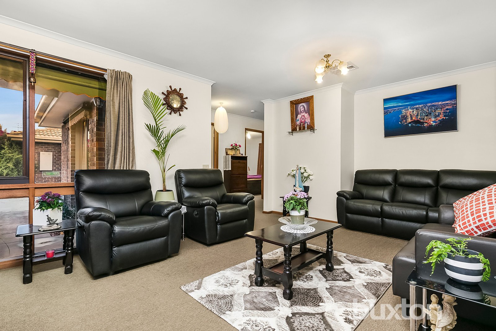 Gallery: 37/104 Springs Road