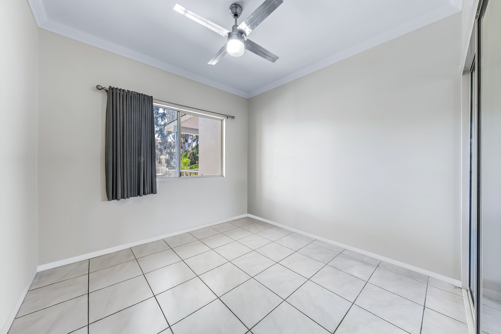 37/21 Shute Harbour Road CANNONVALE 6