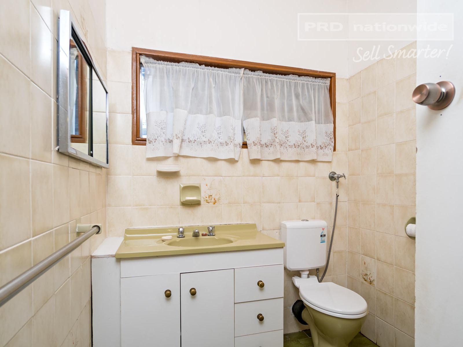 372A Lake Albert Road KOORINGAL 8