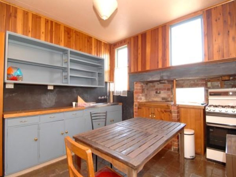 373 Albert Street SEBASTOPOL 4