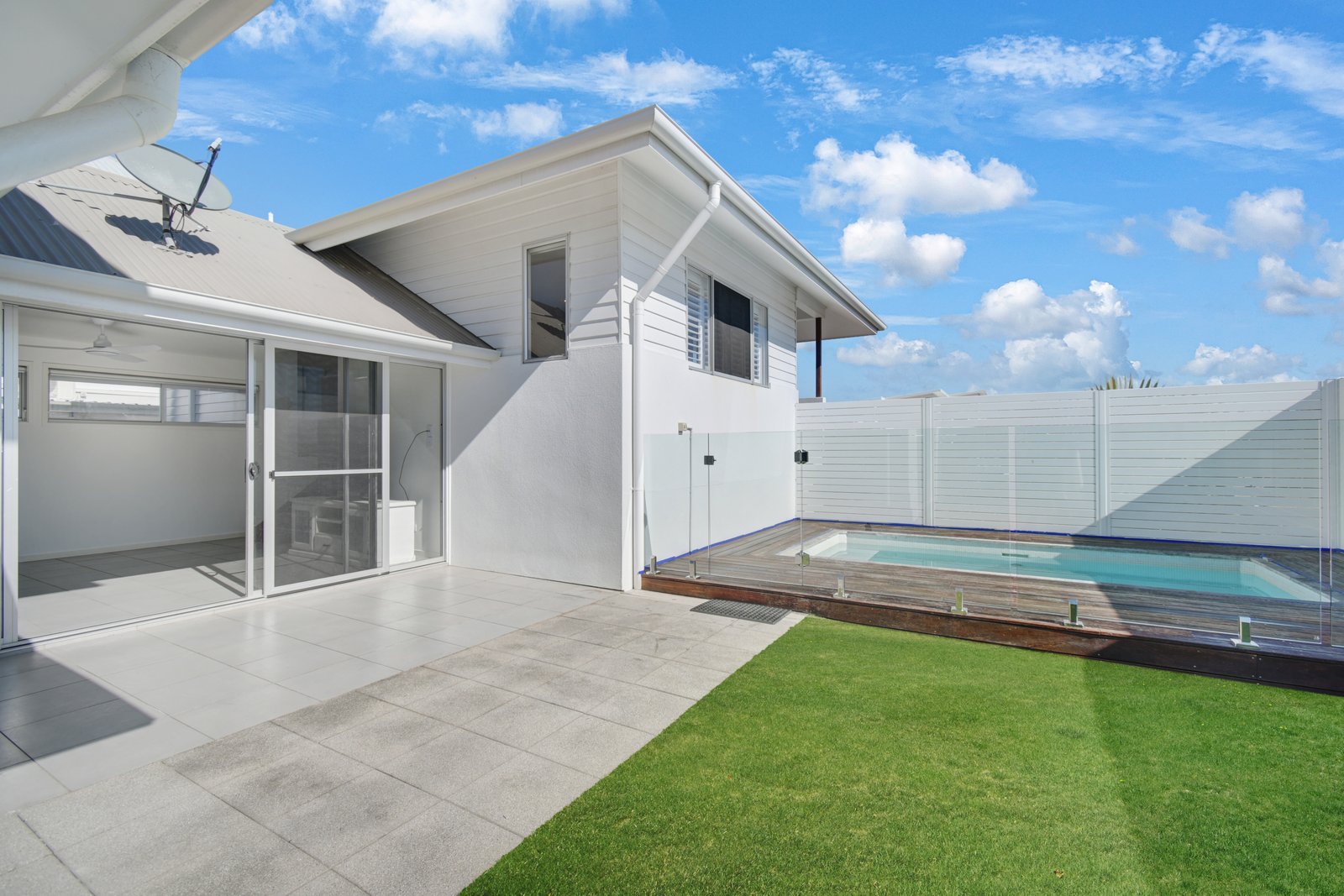 373 Casuarina Way CASUARINA 3