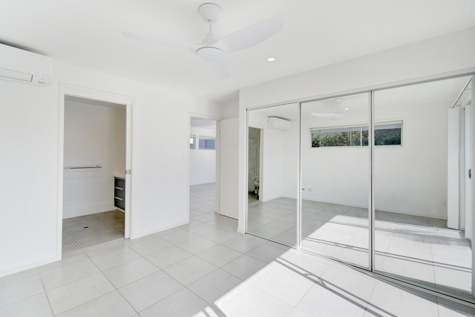 373 Casuarina Way CASUARINA 10
