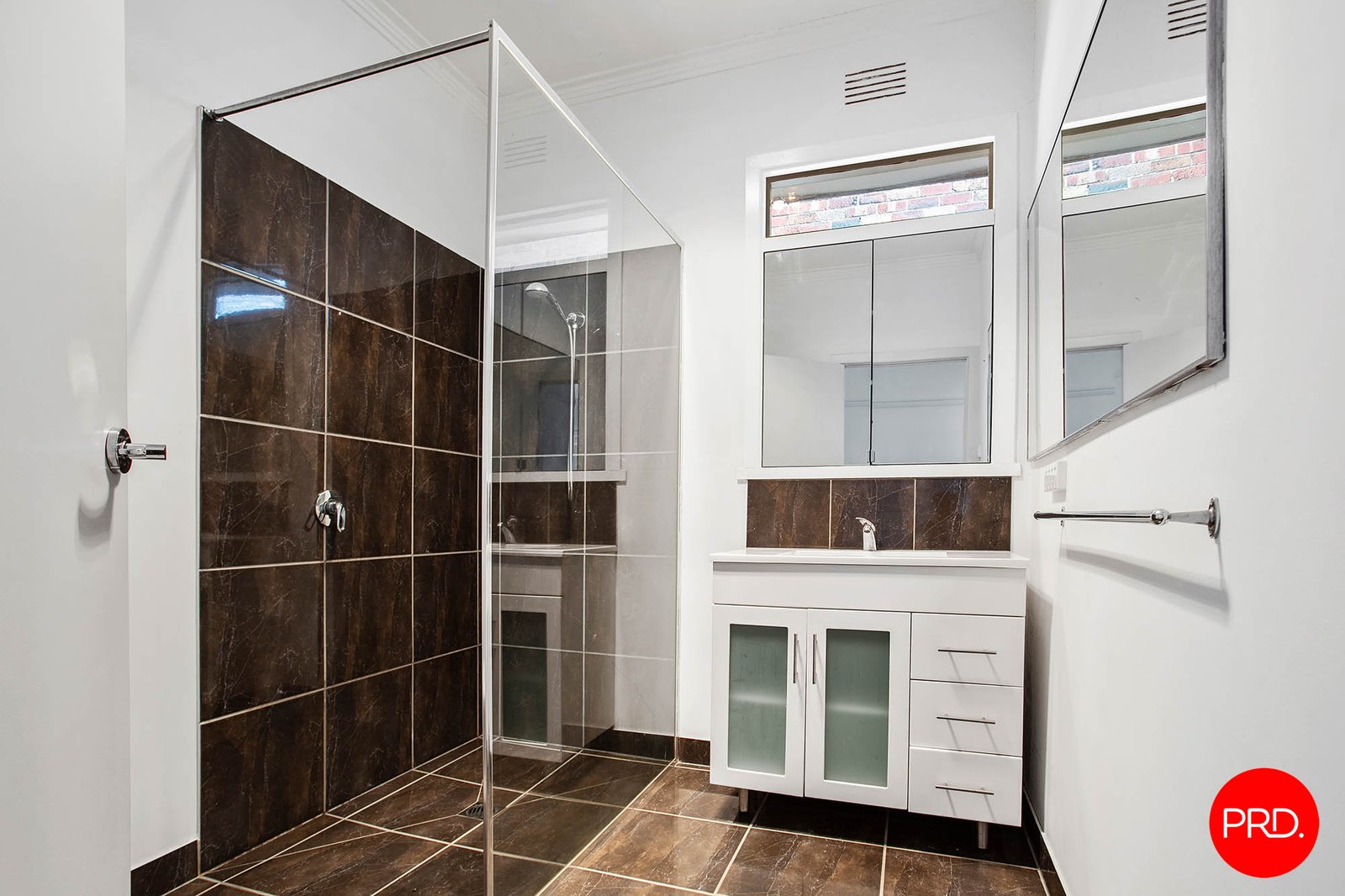 373 High Street GOLDEN SQUARE 10