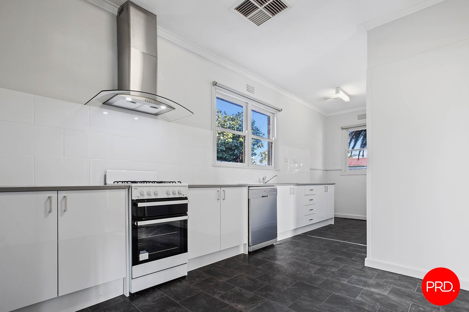 373 High Street GOLDEN SQUARE 2