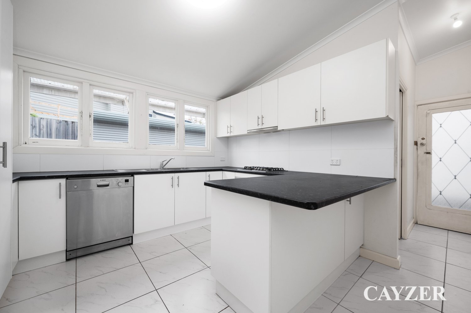 Photos: 373 Montague Street
