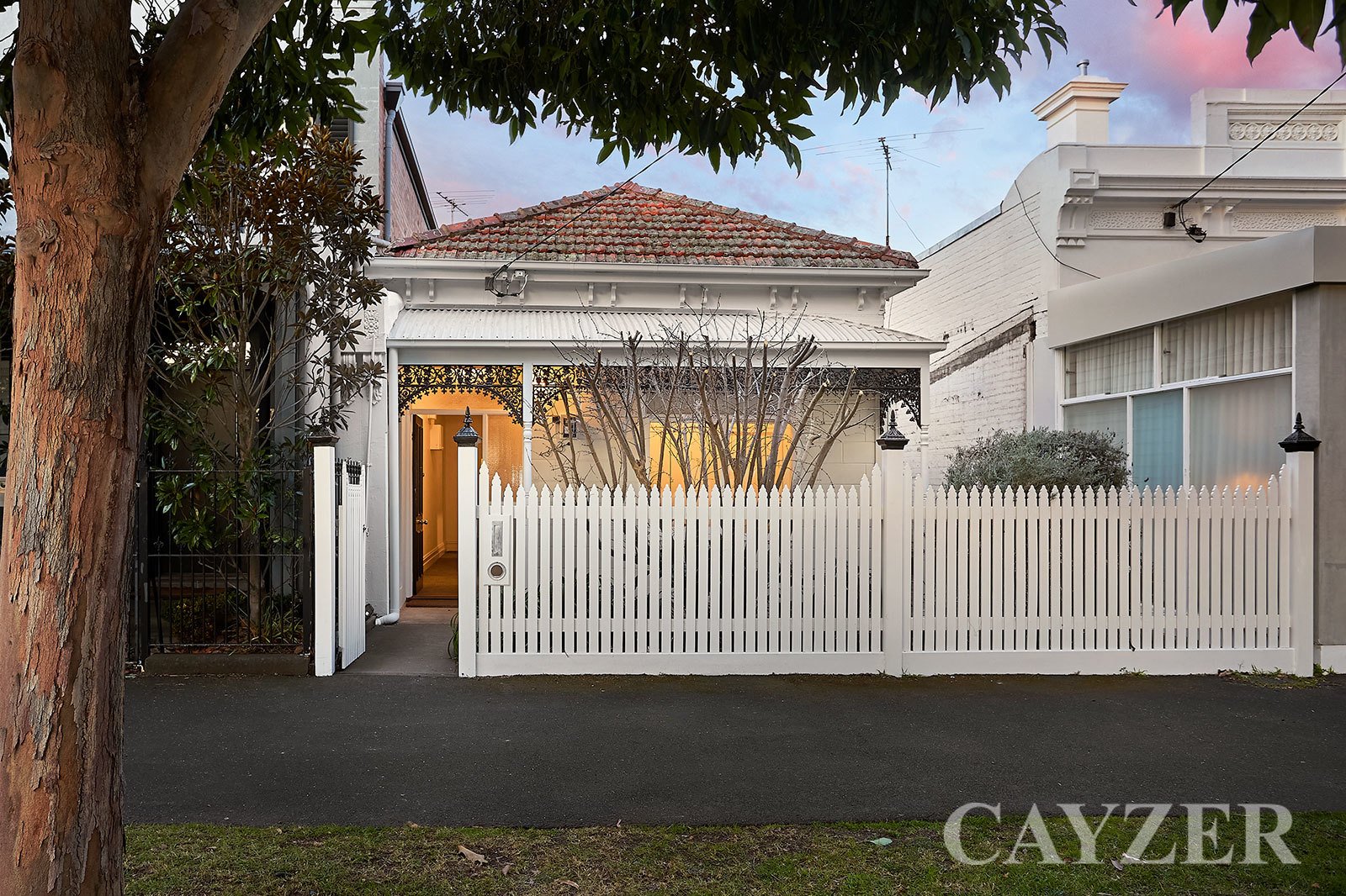 Photos: 373 Montague Street