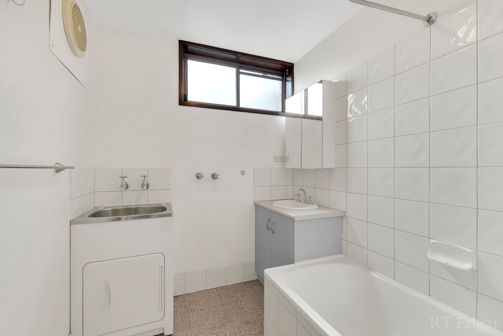 Real Estate and Property in 3/74-76 Thames Street, Box Hill North, VIC