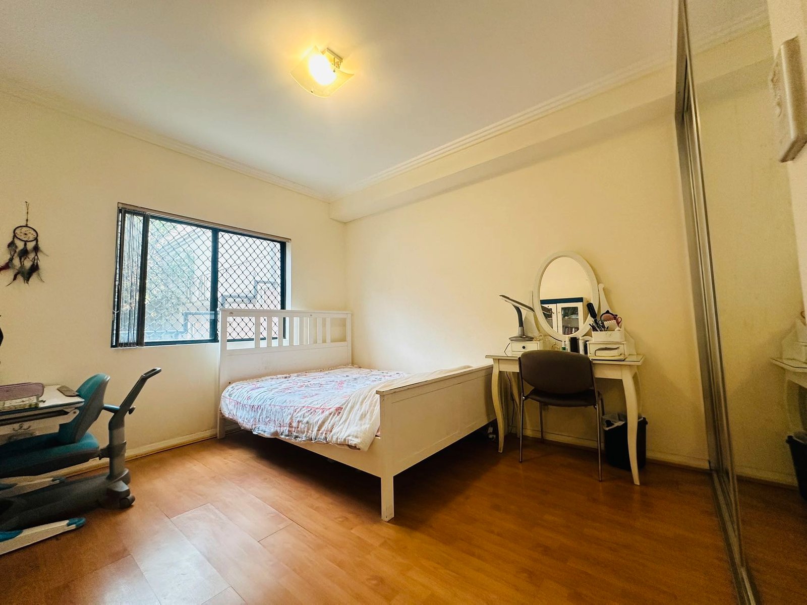 3/74-80 Woniora Road HURSTVILLE 4