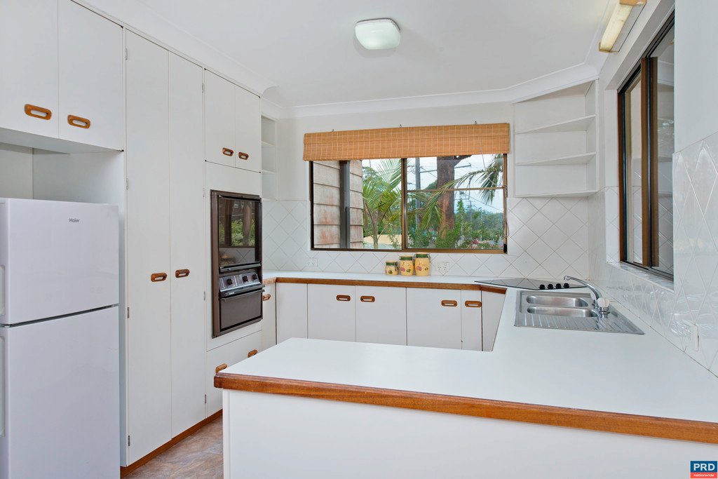 374 Ocean Drive WEST HAVEN 4