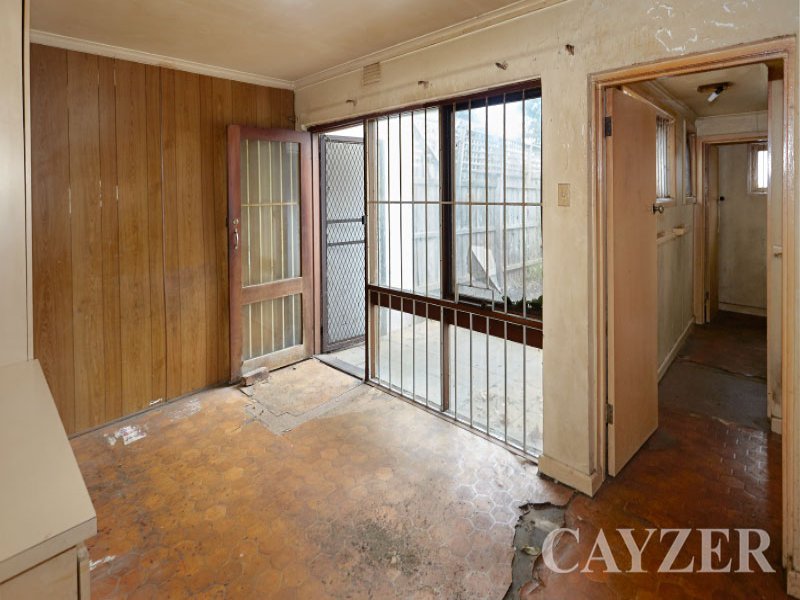 Gallery: 374 Richardson Street