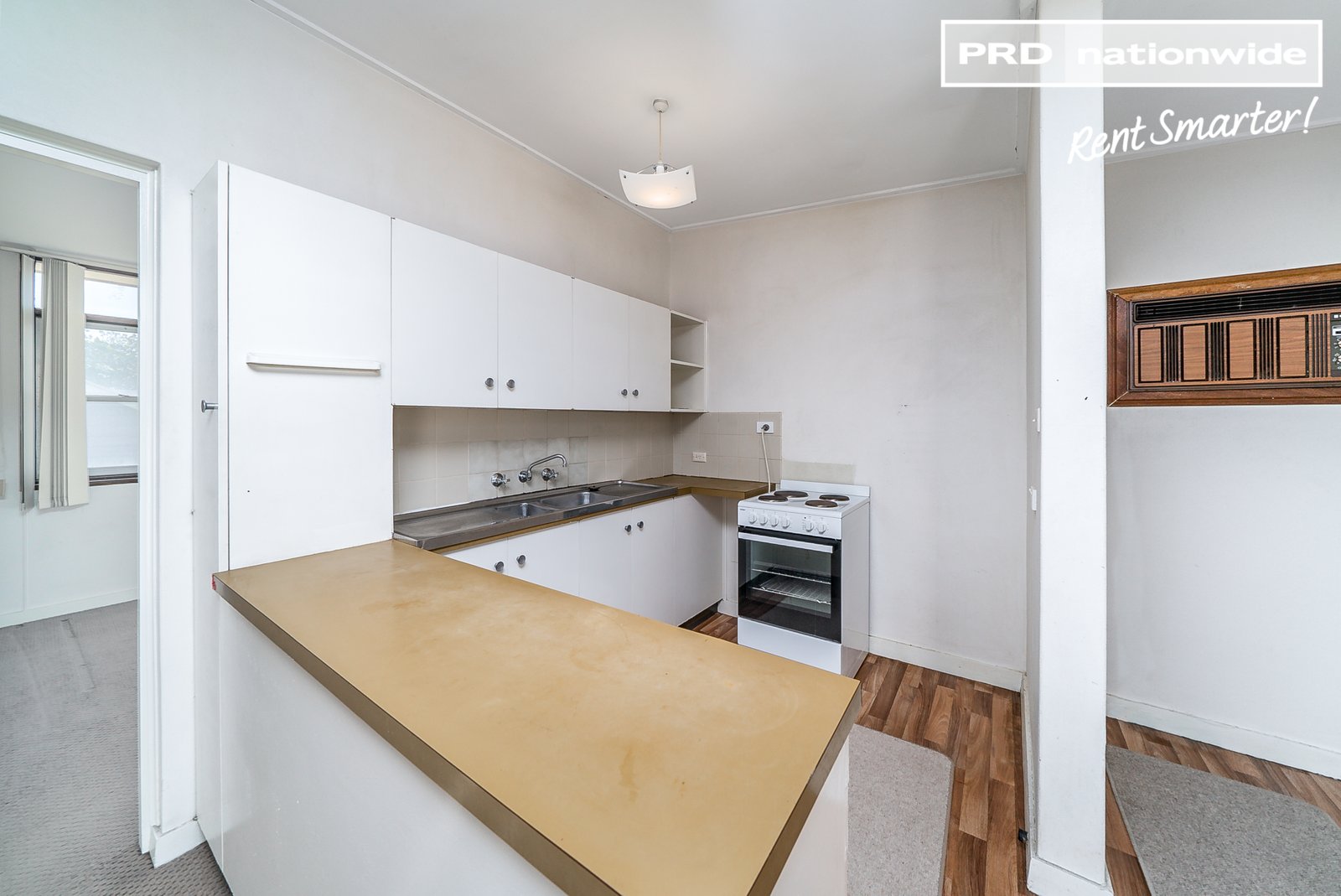 3/74 Tompson  WAGGA WAGGA 4