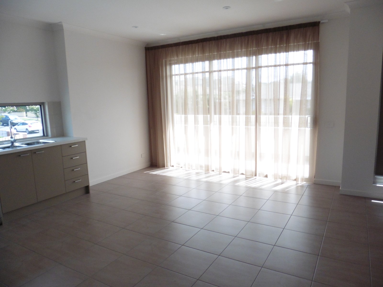 Gallery: 3/76 Chesterville Road