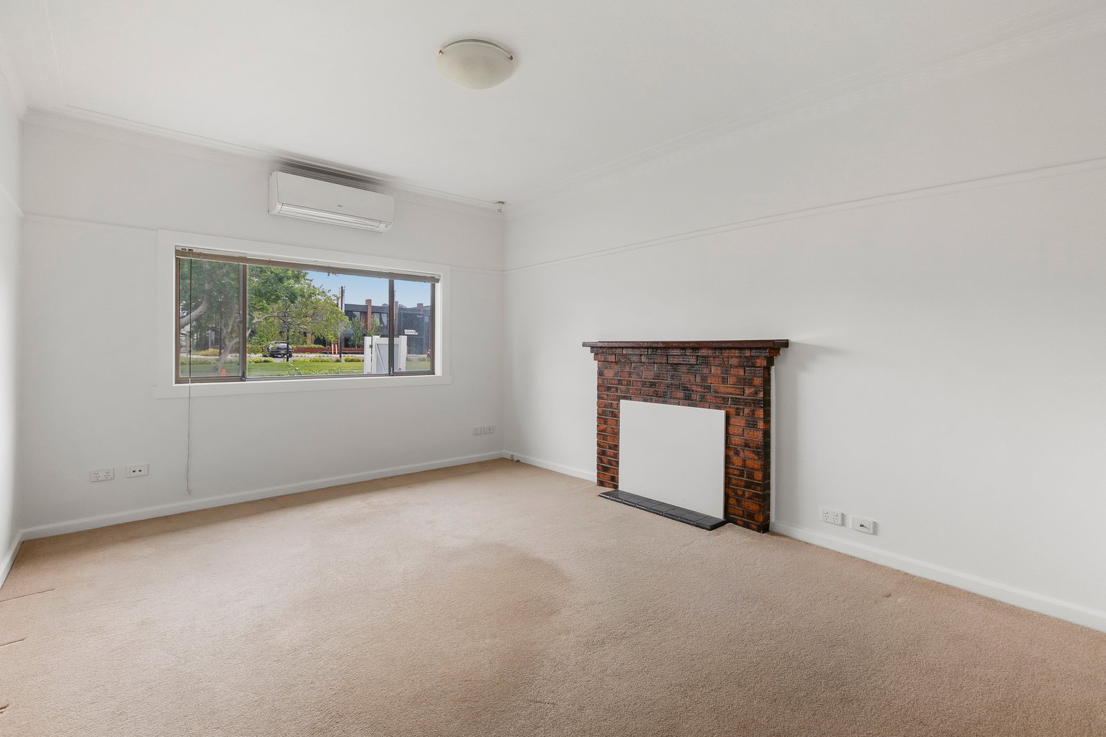 Gallery: 376 Francis Street