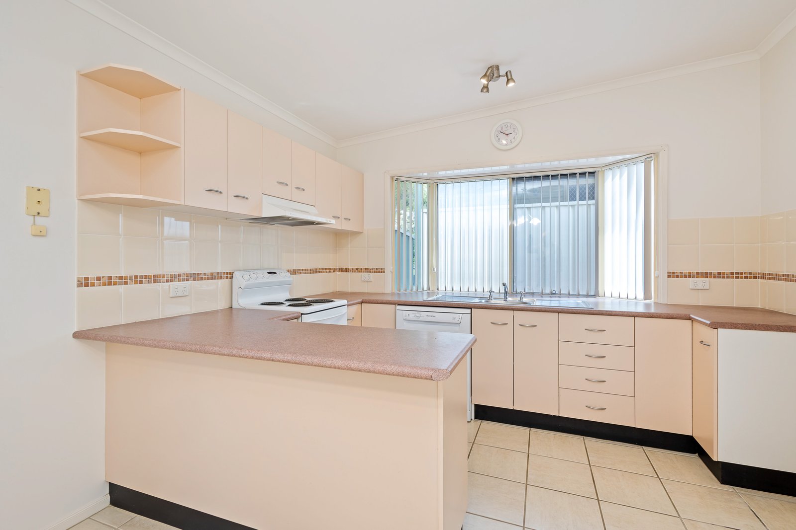 37/8 Homestead Street SALAMANDER BAY 3