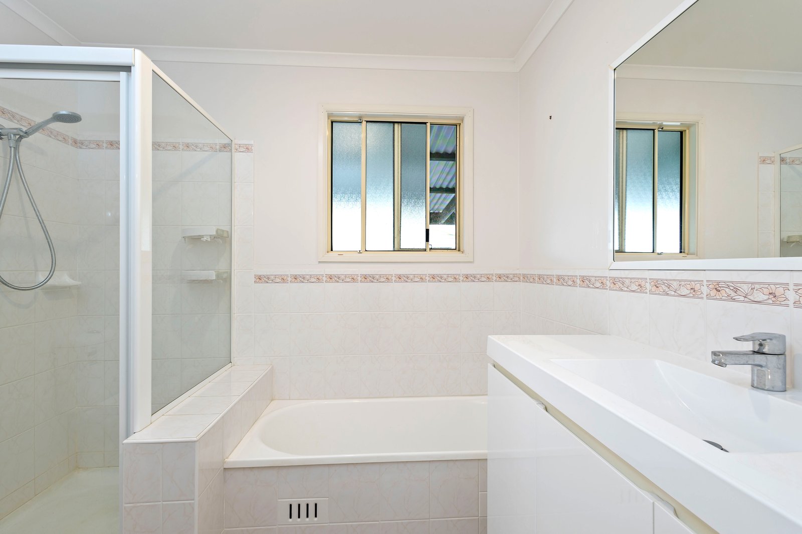 37/8 Homestead Street SALAMANDER BAY 5