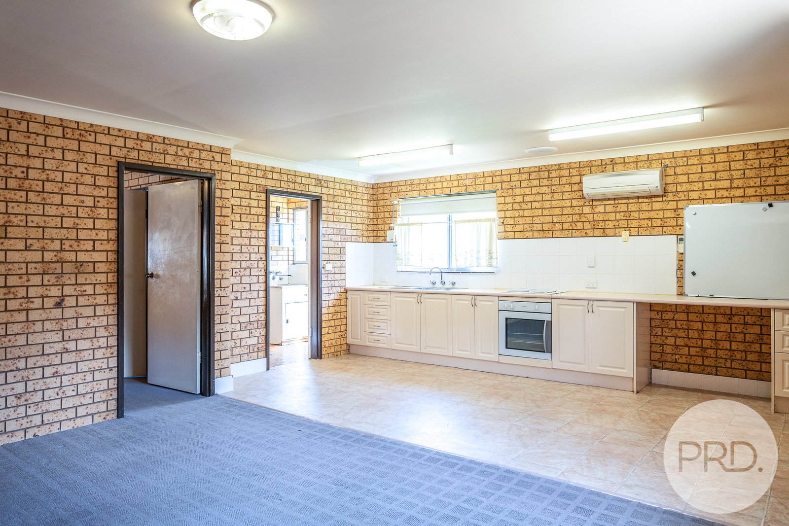 3/7B Henschke Avenue TOLLAND 3