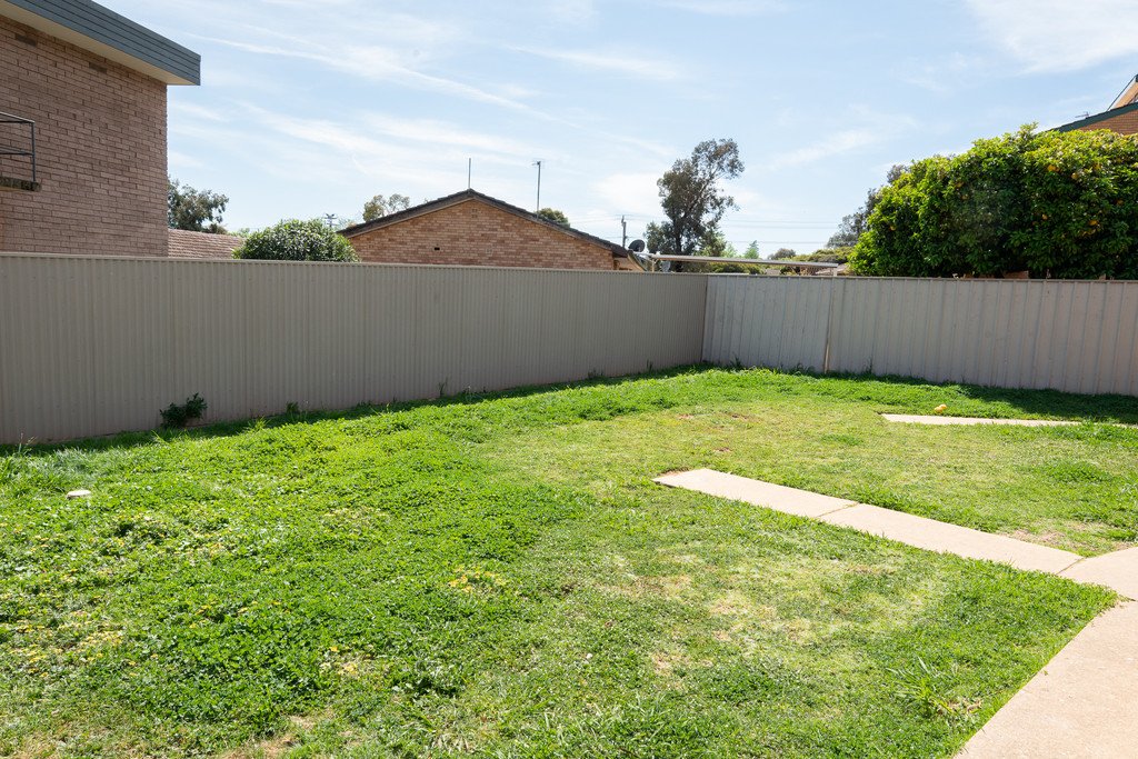 3/7B Henschke Avenue TOLLAND 6