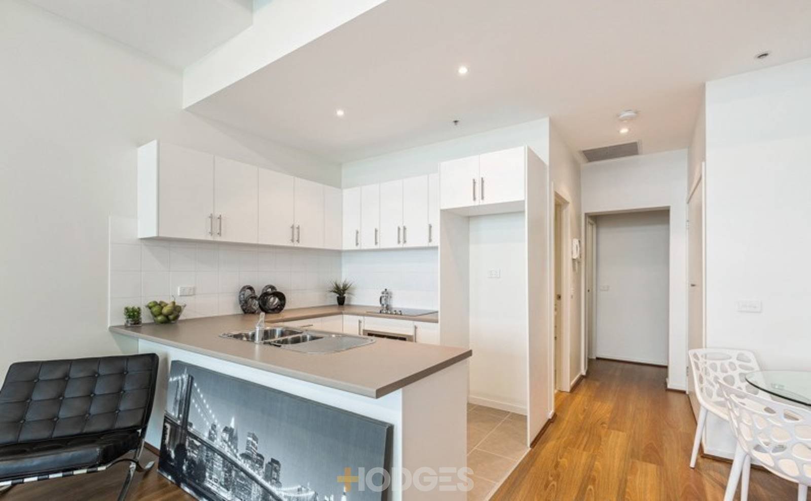 Gallery: 3/8-18 Whitehall Street
