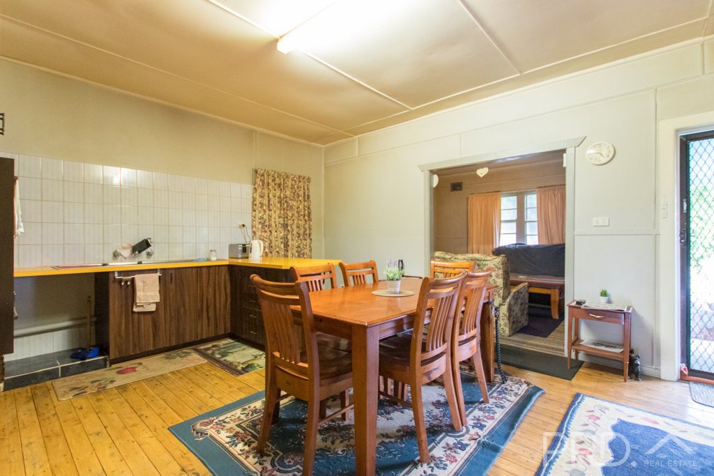 38 & 40 Adelong Road TUMUT 20