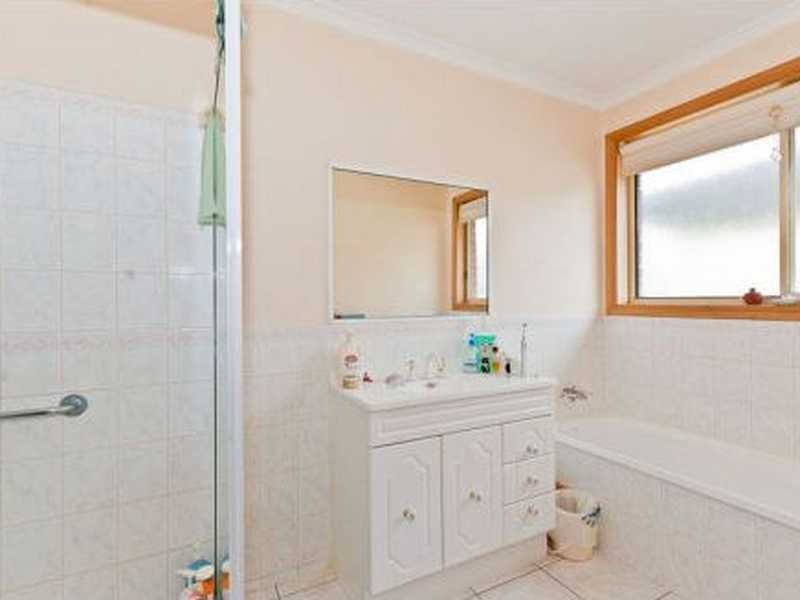 3/8 Albert Road MOONAH 8