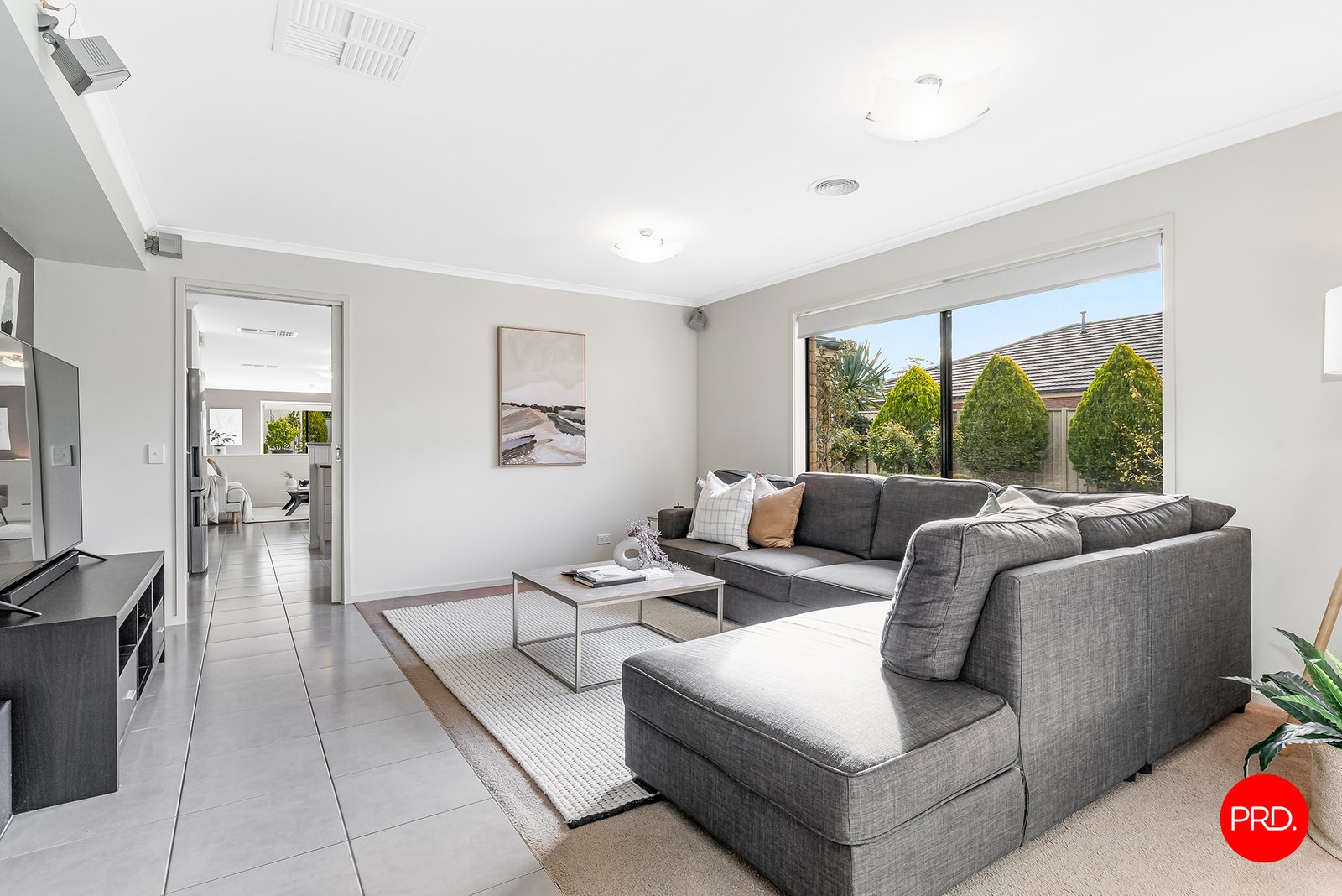 38 Alexander Close STRATHFIELDSAYE 11