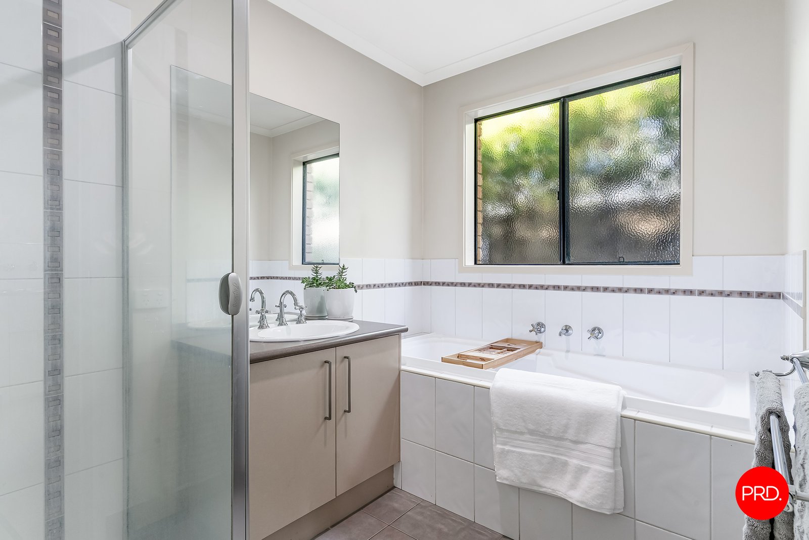 38 Alexander Close STRATHFIELDSAYE 17