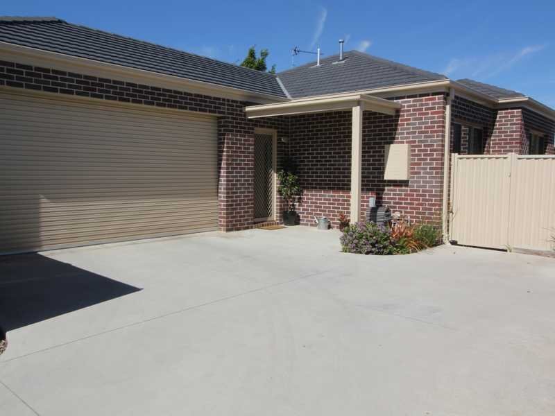 3/8 Alexandra Street SEBASTOPOL 1
