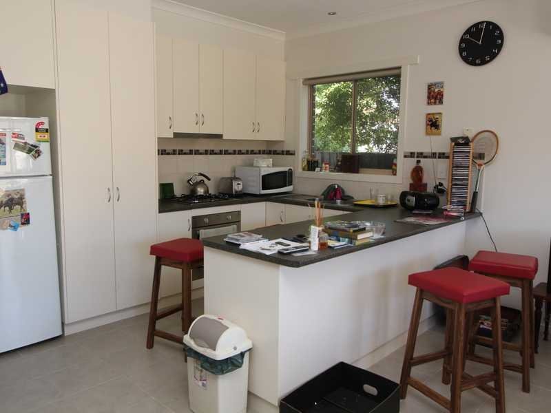 3/8 Alexandra Street SEBASTOPOL 4