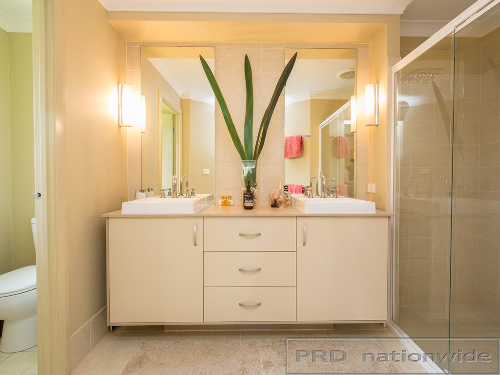 38 Allan Street LORN 8