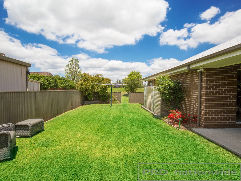 38 Allan Street LORN 14