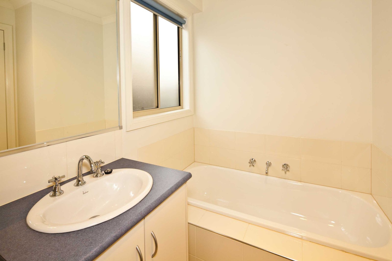 38 Ashwood Gardens MITCHELL PARK 6