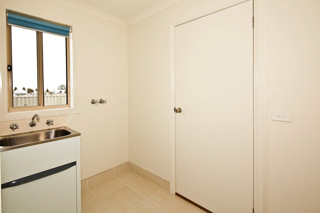 38 Ashwood Gardens MITCHELL PARK 7