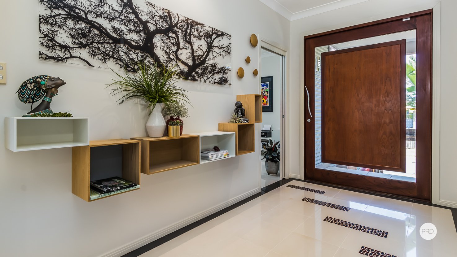 38 ATTENBOROUGH Circuit REDLAND BAY 11