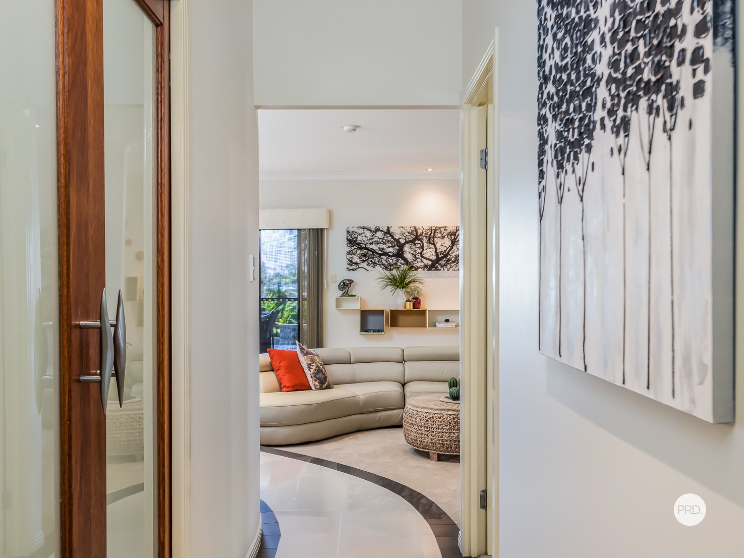 38 ATTENBOROUGH Circuit REDLAND BAY 14