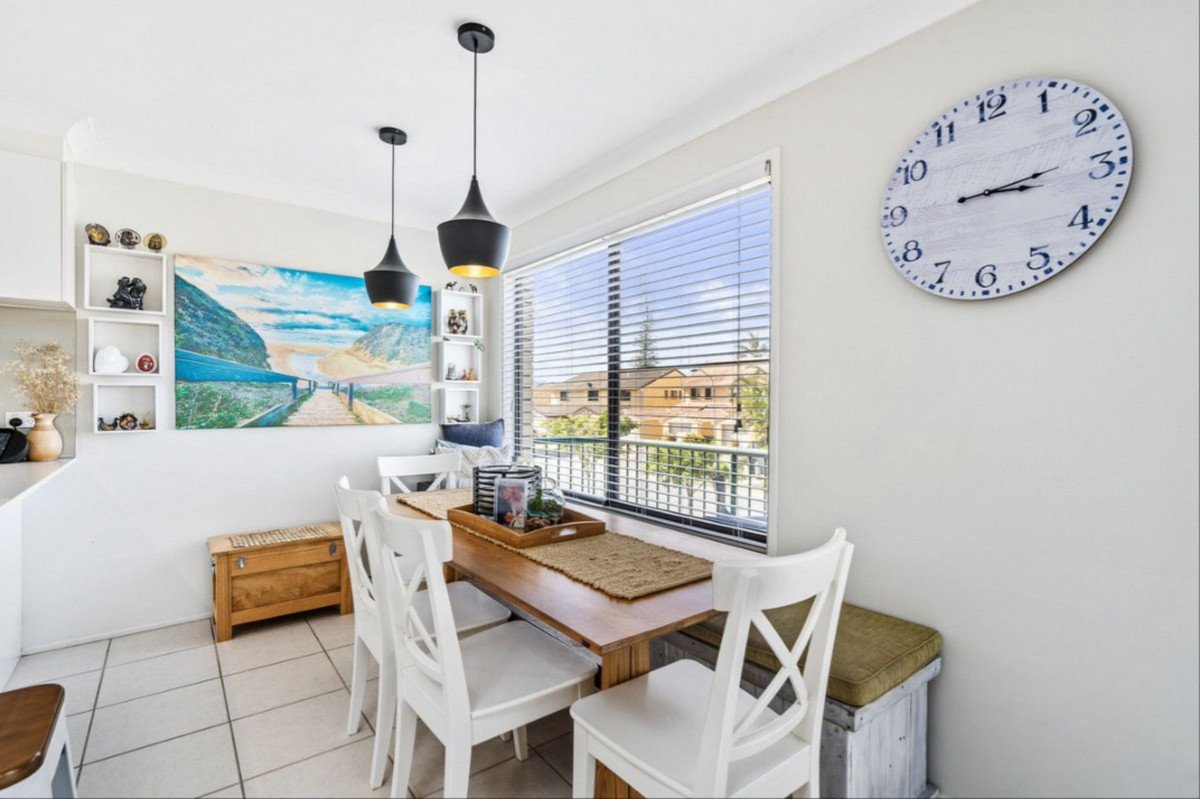 3/8 Barbet Place Burleigh Waters 4