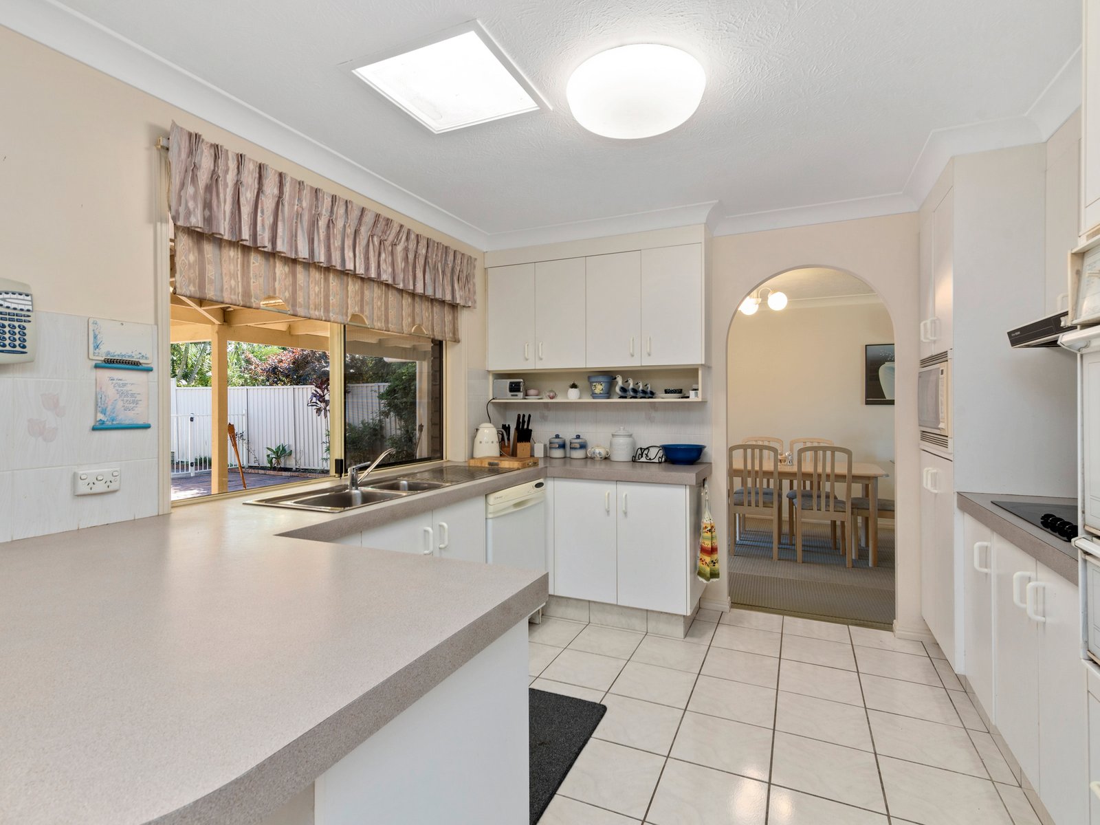 38 Bergamont Street ELANORA 8