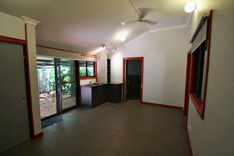 38 Blackman St  BROOME 10