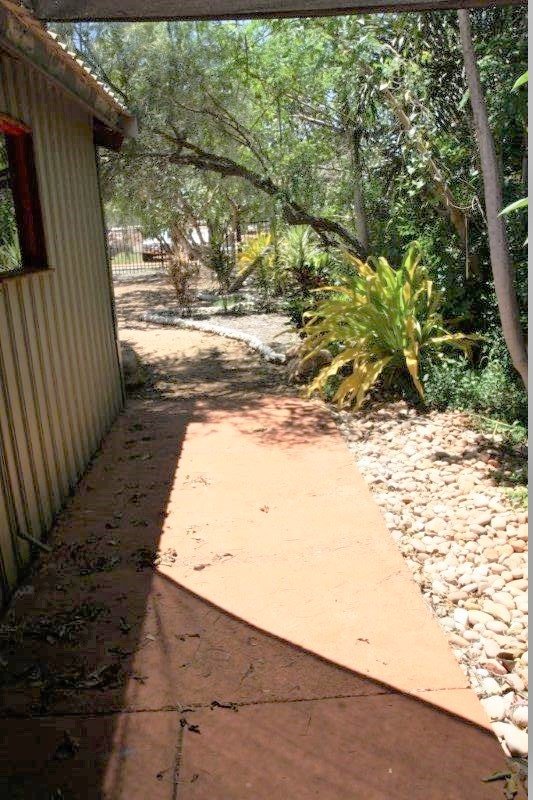 38 Blackman St  BROOME 11