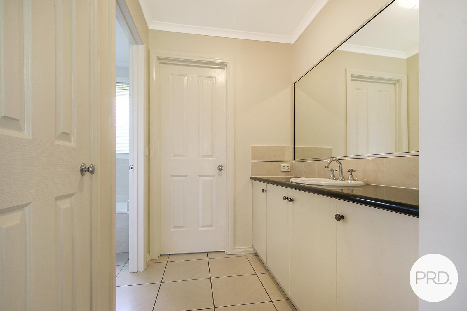 38 Cassinia Court THURGOONA 9