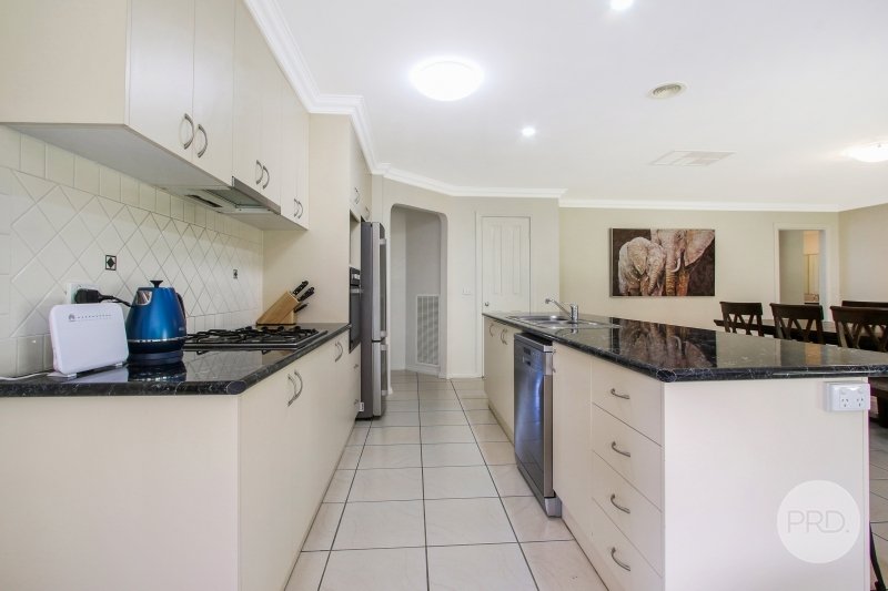 38 Cassinia Court THURGOONA 5