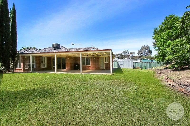 38 Cassinia Court THURGOONA 18