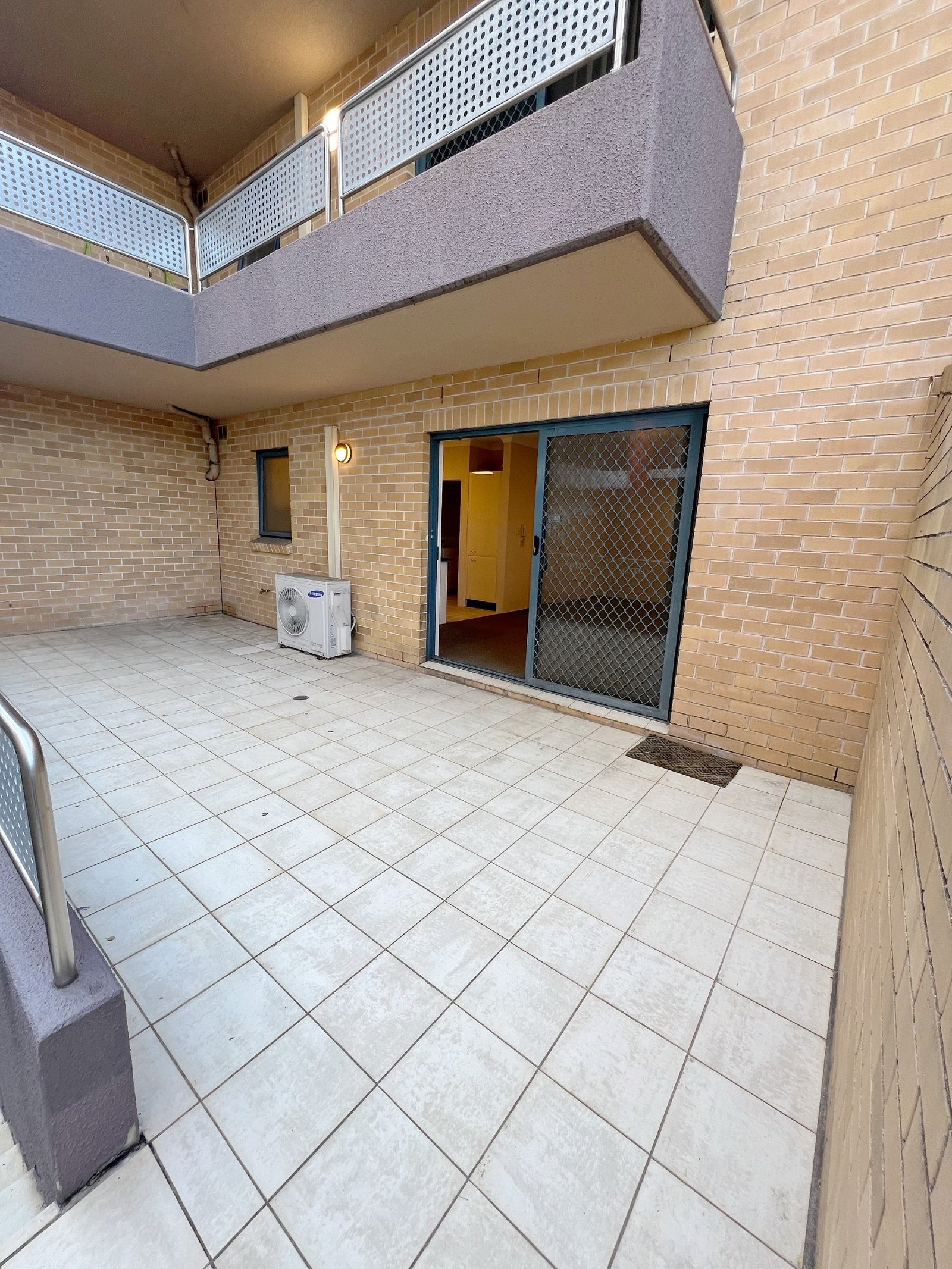 3/8 Castlereagh Street LIVERPOOL 4