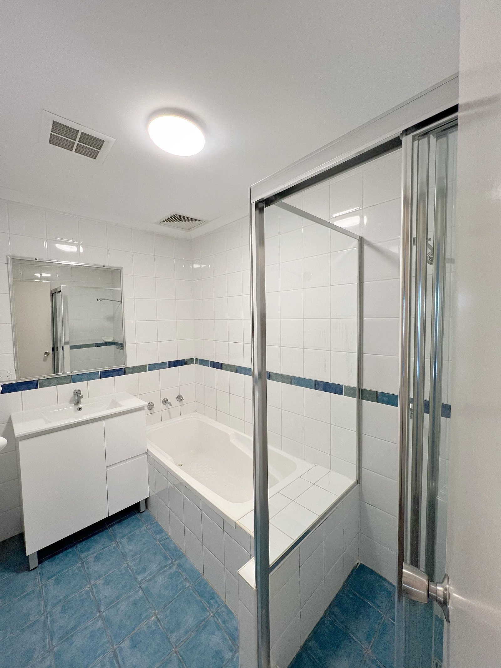 3/8 Castlereagh Street LIVERPOOL 6