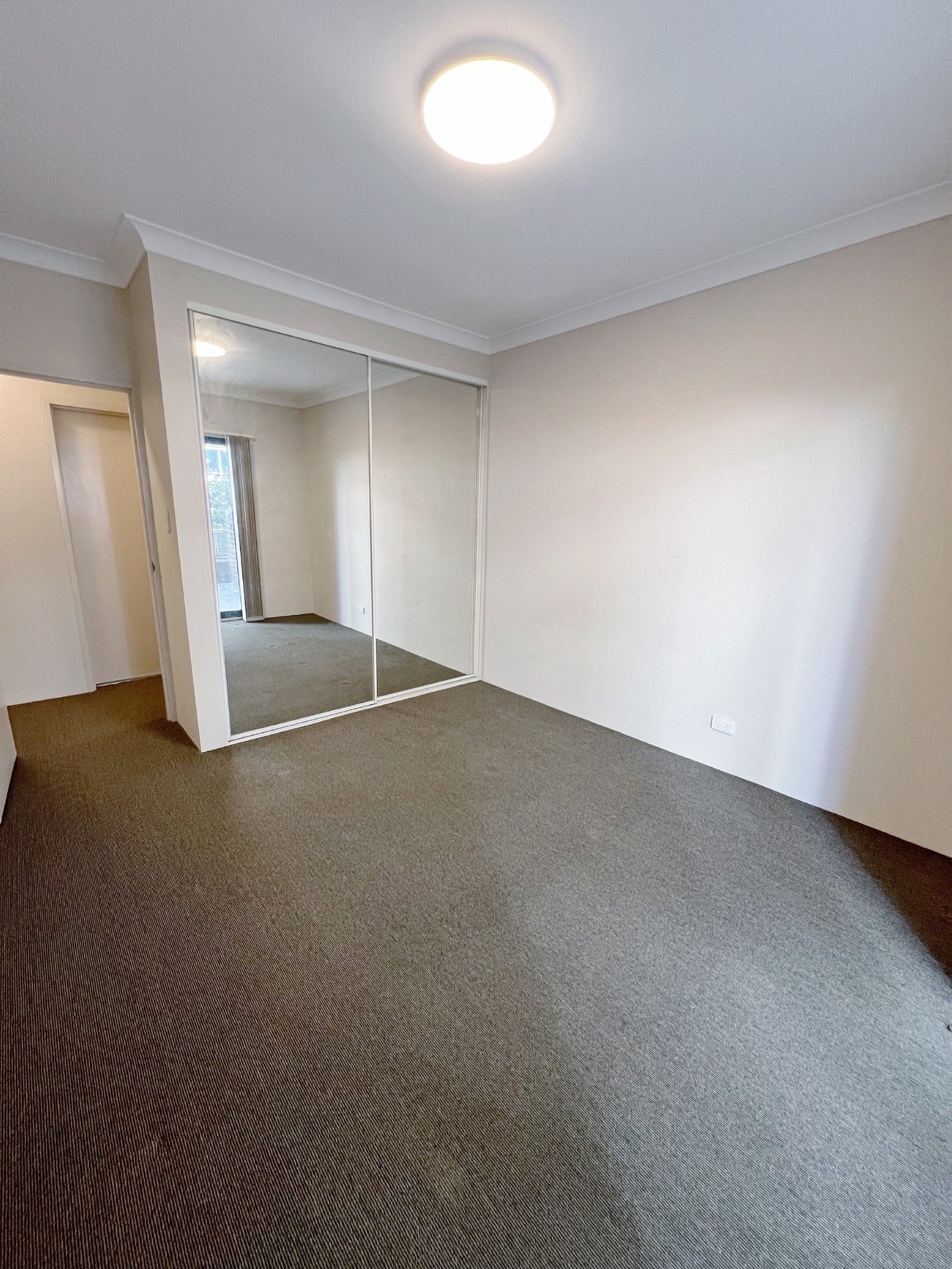 3/8 Castlereagh Street LIVERPOOL 8