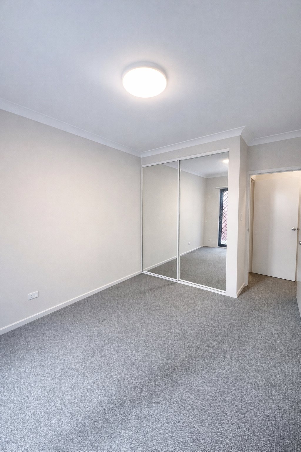 3/8 Castlereagh Street LIVERPOOL 4